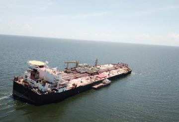 Alertan de posible catástrofe ambiental por hundimiento de buque petrolero de Venezuela
