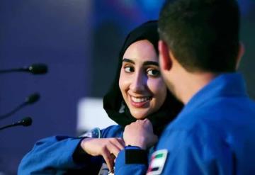 Ella es Nora Al Matrooshi, la primera mujer árabe y astronauta que viajará al espacio