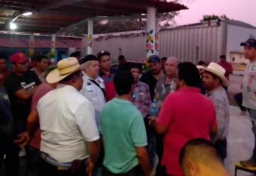 Levantaron bloqueo trabajadores del gremio de volteos de Palizada