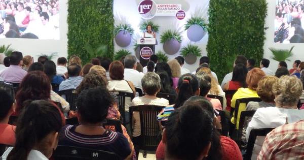 Martha Lilia López Aguilera celebra el primer aniversario del voluntariado del DIF Centro