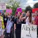 Marchan en Estados Unidos por el aborto a un mes de las elecciones