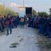 Rescatan a 82 migrantes hacinados en un camión de carga en Chiapas