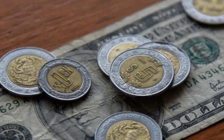 Se recupera 40 centavos el peso mexicano tras ´lunes negro´